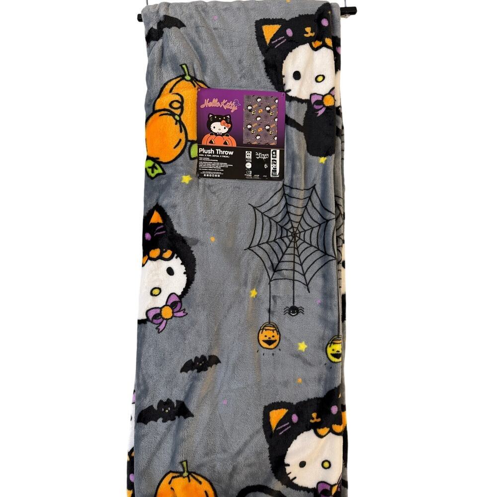 Hello Kitty Halloween Throw Blanket Gray 50"x70" CAT Costume Pumpkins Bats BOO!‎